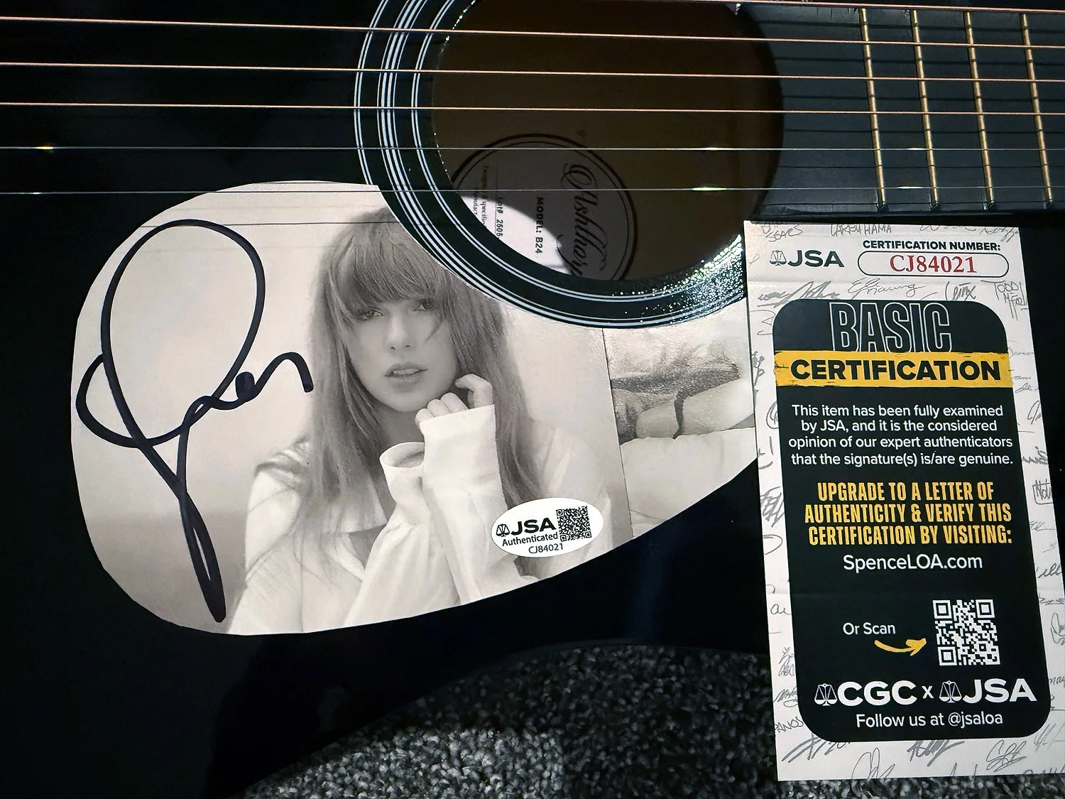 TAYLOR SWIFT Eras Tour Tourtured Poets Autograph SIGNED Acoustic Guitar JSA COA, изображение 2
