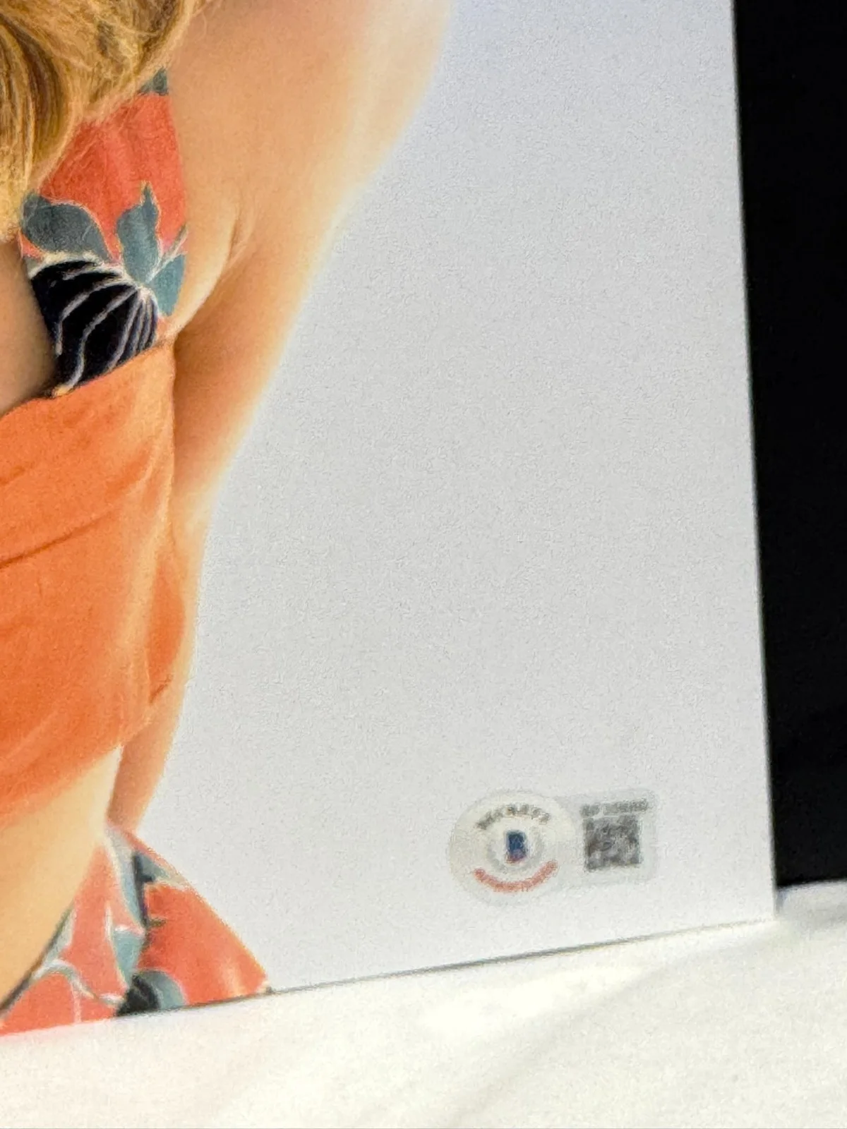 KRISTEN BELL SIGNED 11X14 PHOTO AUTO BEAUTIFUL SEXY BECKETT BAS COA, image 2