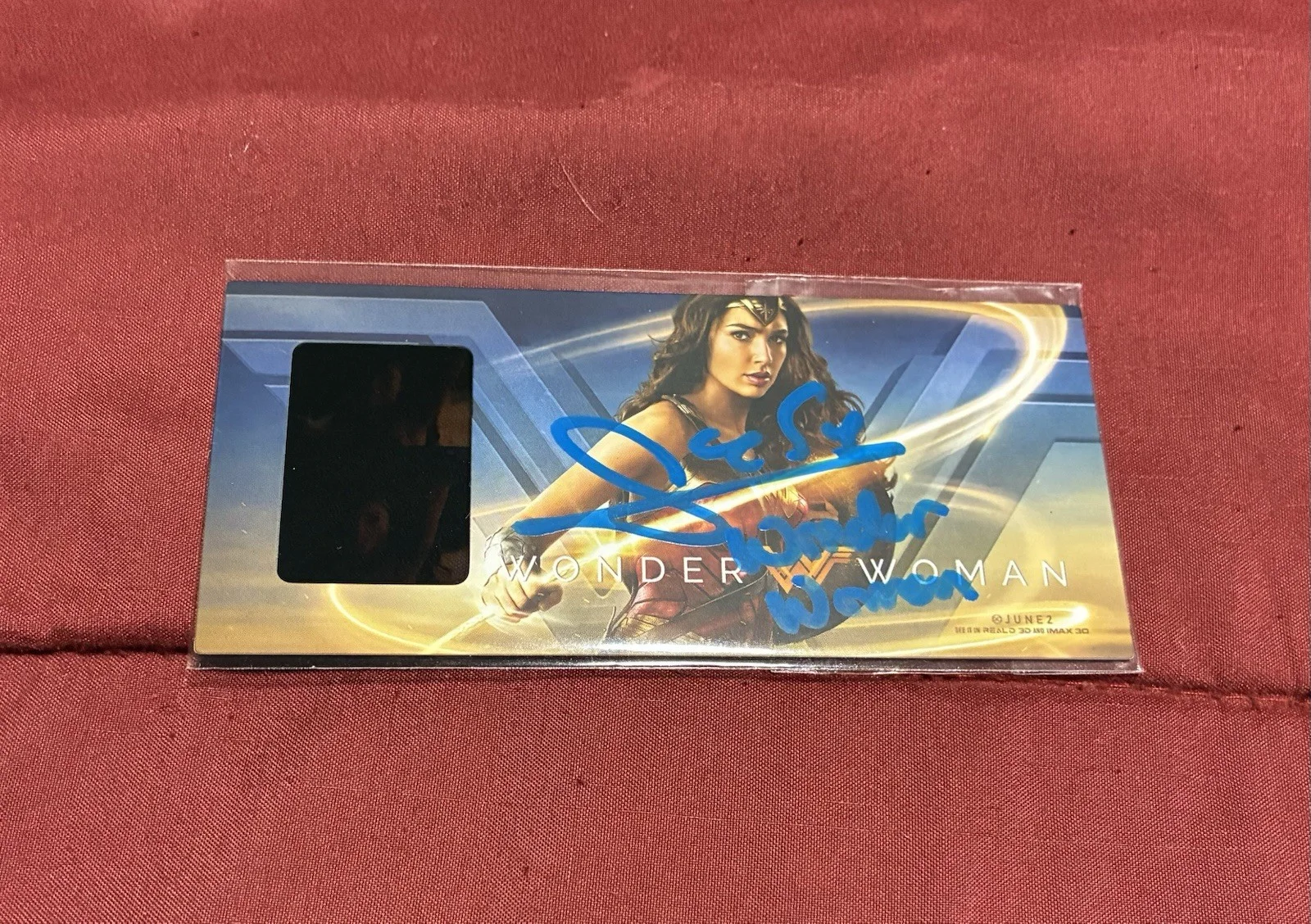Gal Gadot — Rare Gal Gadot Wonder Woman Autograph Wonder Woman Film Negatives Card w/COA, изображение 3