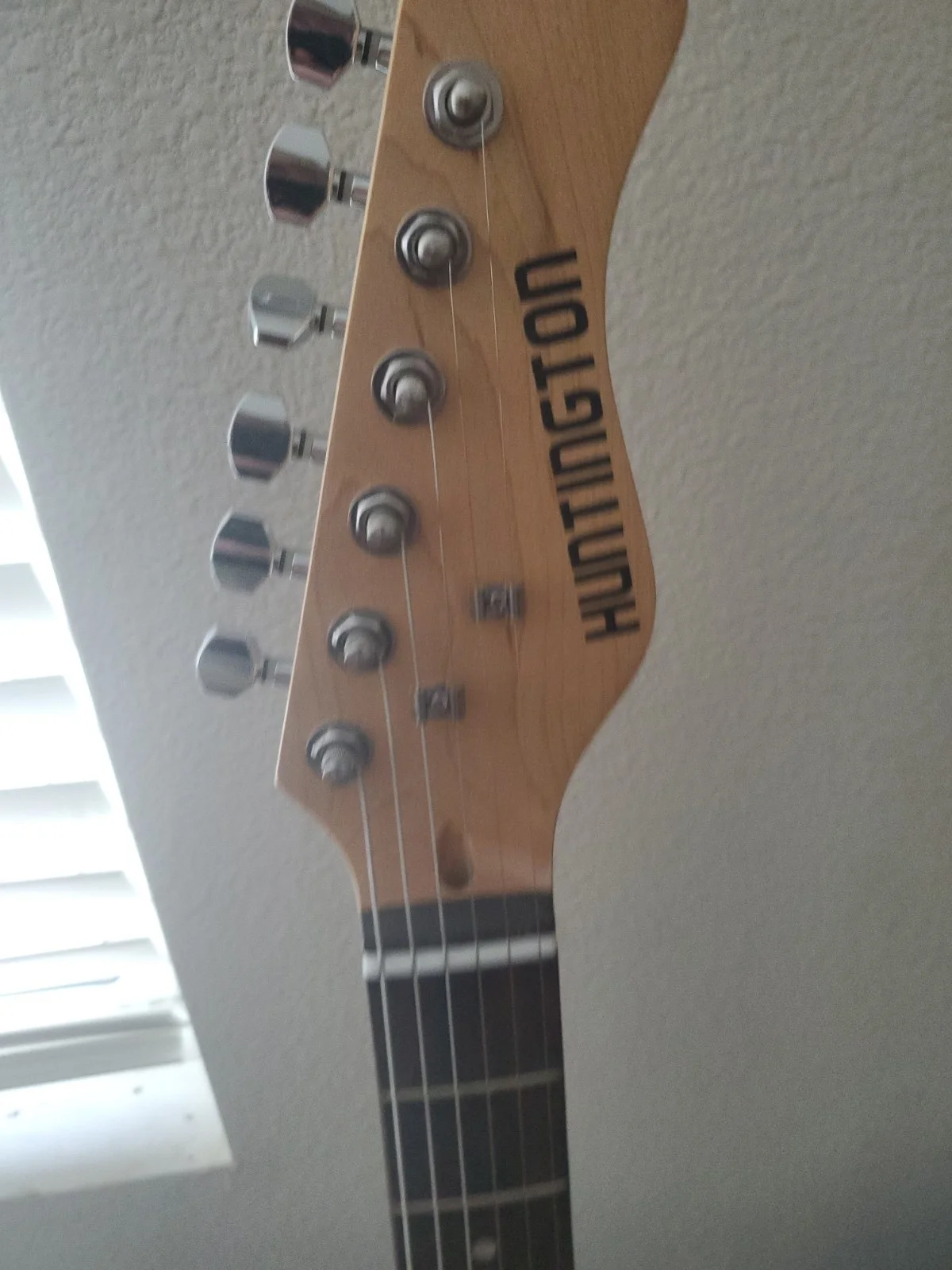 Mike Campbell of Tom Petty and Fleetwood Mac Signed Guitar Huntington With Proof, изображение 3