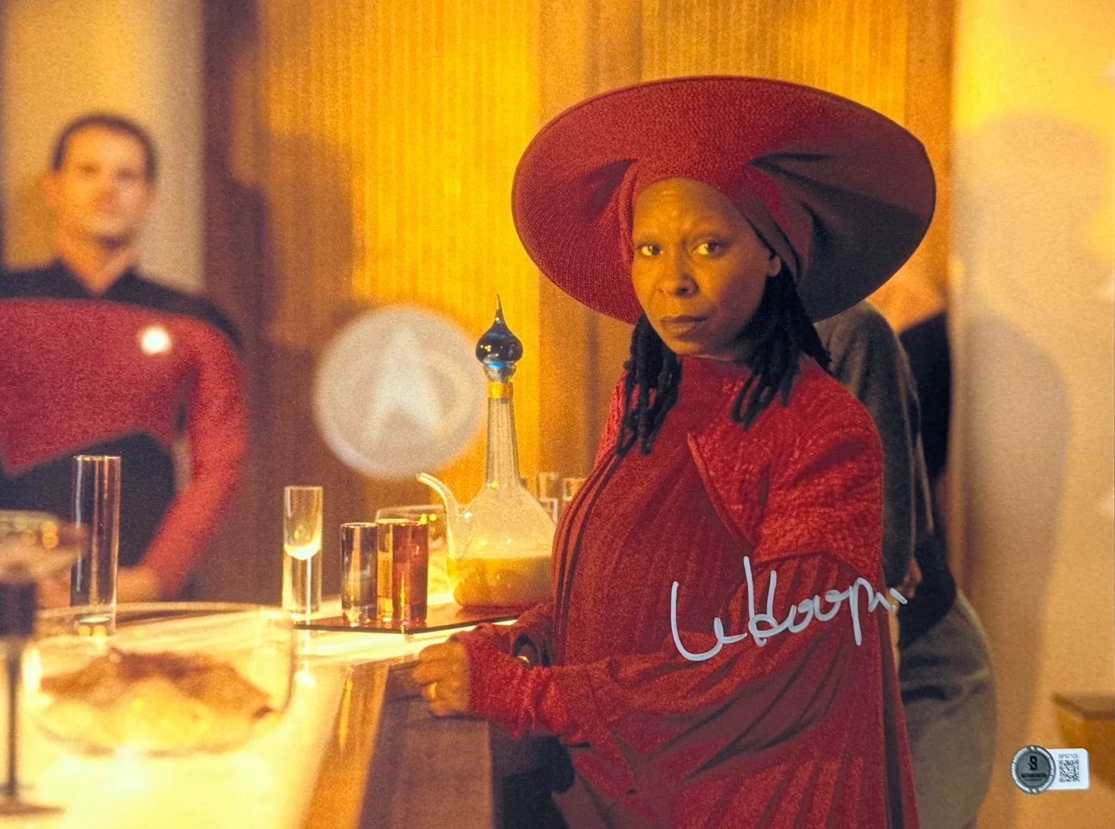 Whoopi Goldberg — Whoopi Goldberg Signed 11x14 Photo Star Trek Generations Autograph Beckett