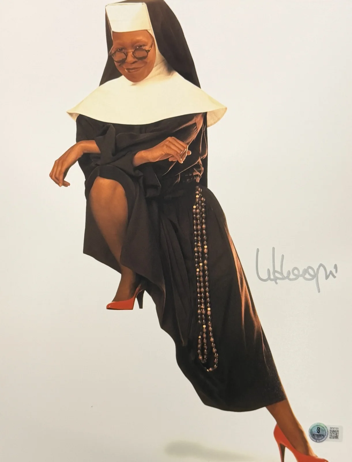 Whoopi Goldberg — Whoopi Goldberg Signed 11x14 Photo Sister Act Authentic Autograph Beckett