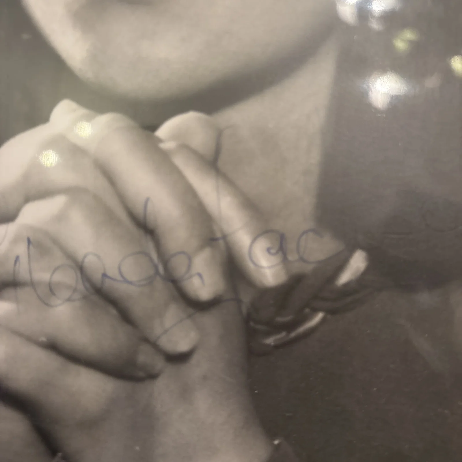 Signed Glenda Jackson Black And White Photo Memorabilia 9x 11”, изображение 2