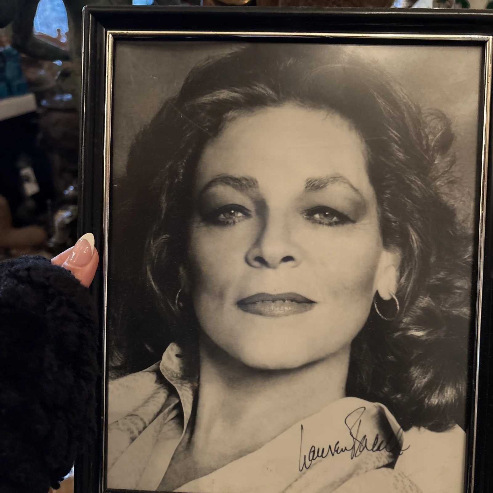Lauren Bacall — lauren bacall signed Black And White Photo Memorabilia 9x 11”, image 5