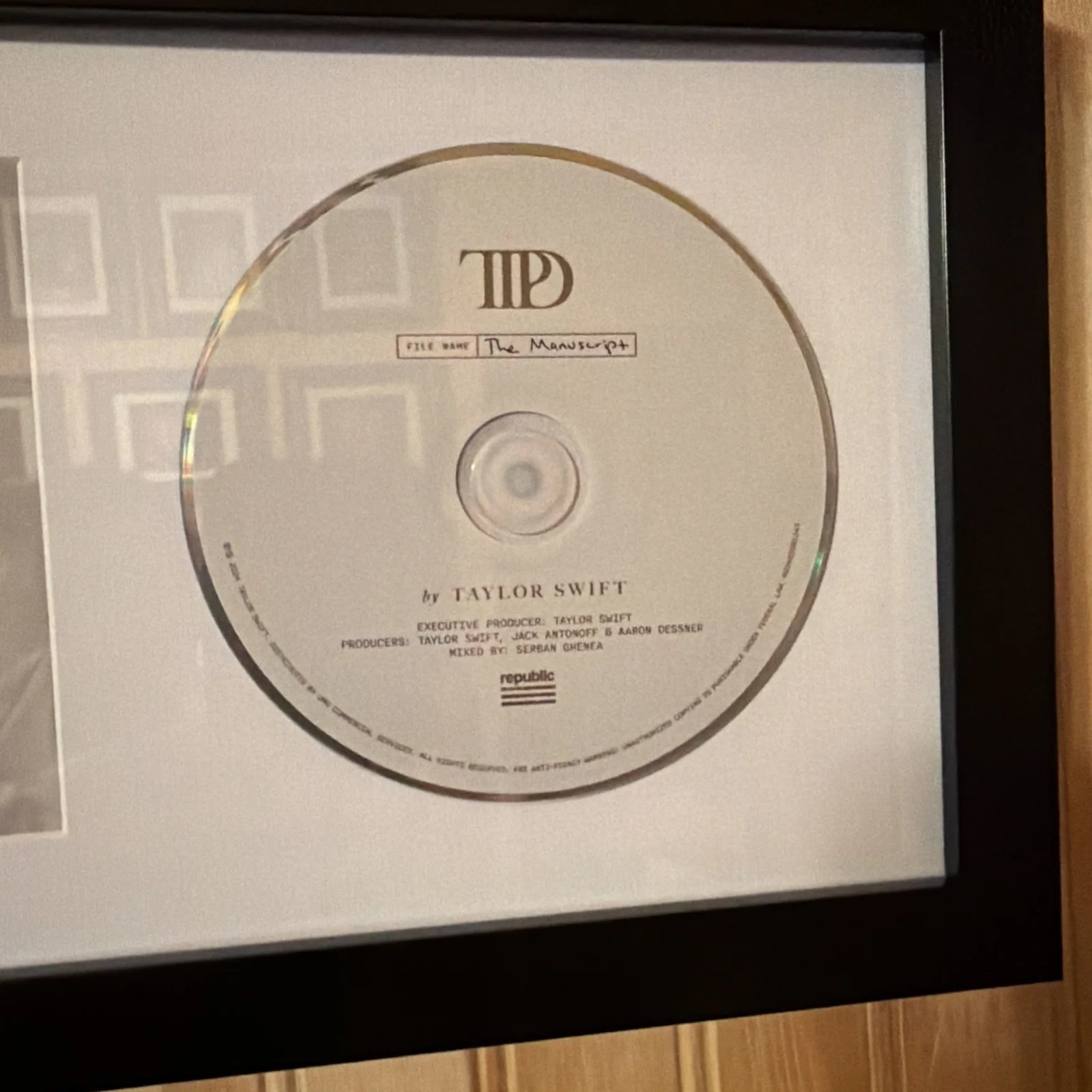 SIGNED Taylor Swift Tortured Poets Department Framed CD COA JSA Authentic Auto, image 4