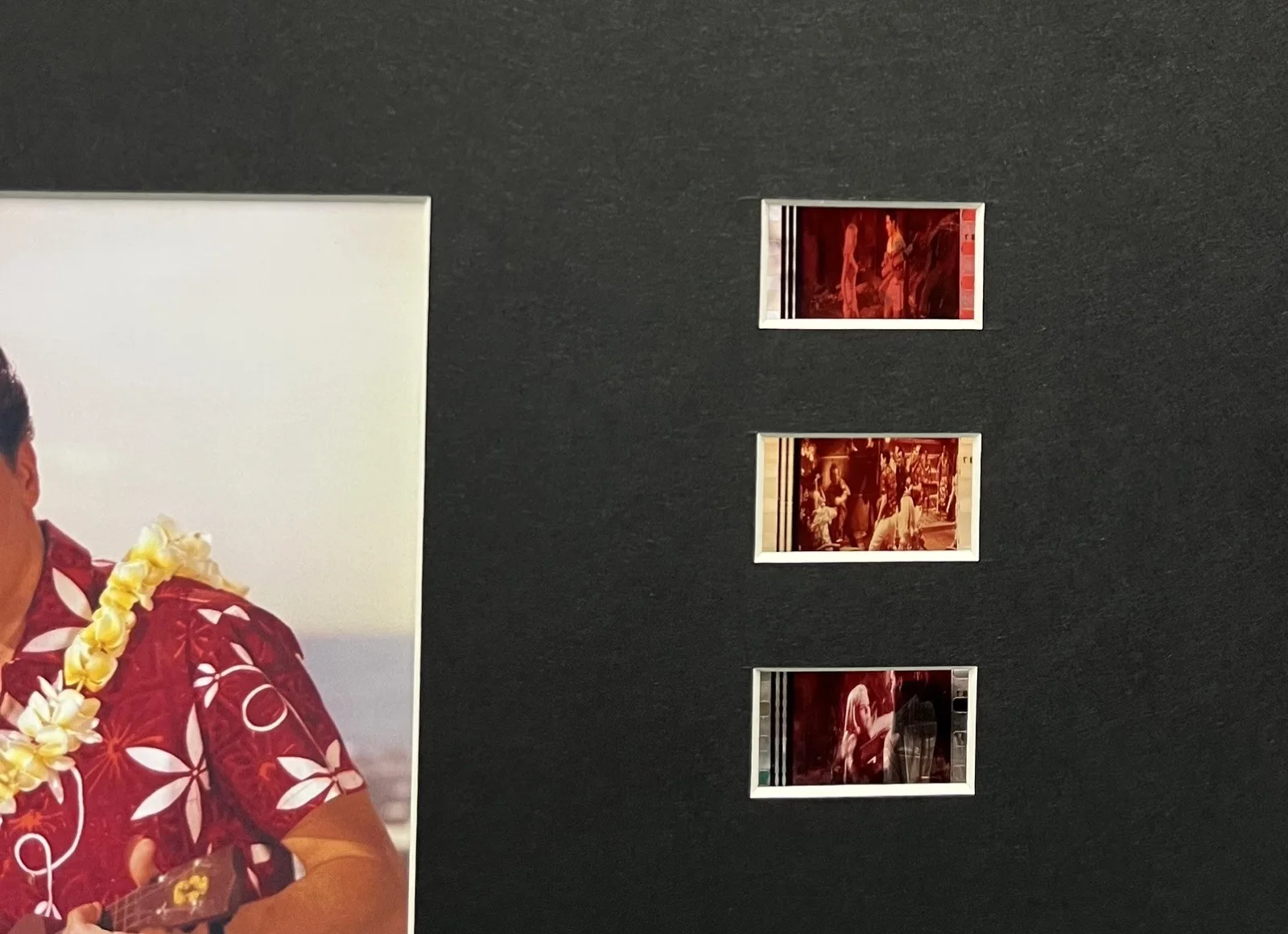 ELVIS PRESLEY . BLUE HAWAII. 35mm Film Cell Mounted Display, изображение 3