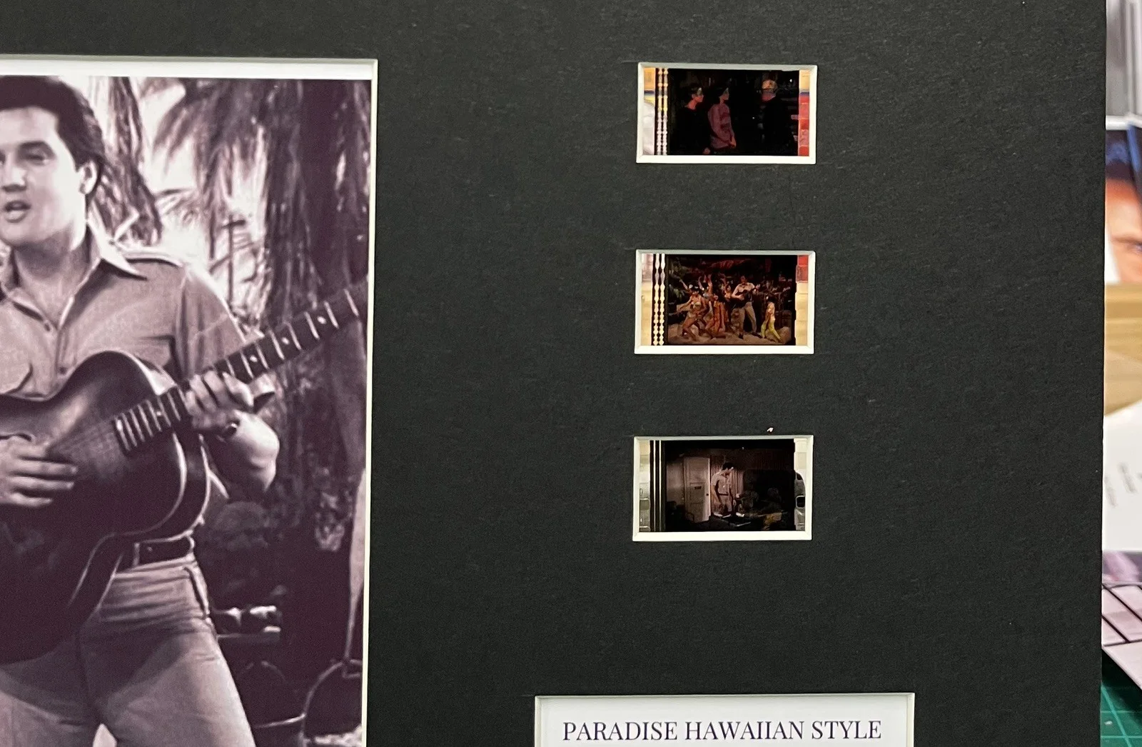 ELVIS PRESLEY . PARADISE HAWAIIAN STYLE. 35mm Film Cell Mounted Display, изображение 2