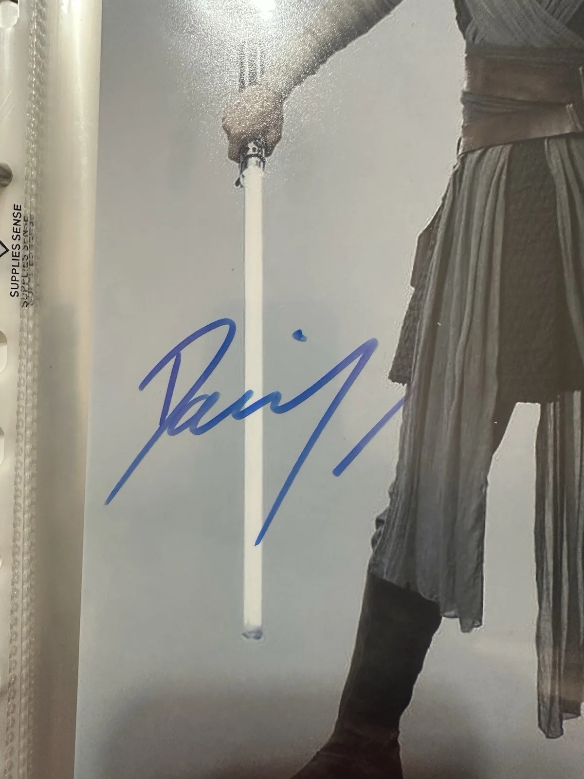 Daisy Ridley Star Wars Disney Autographed 8x10 photo with COa, изображение 2