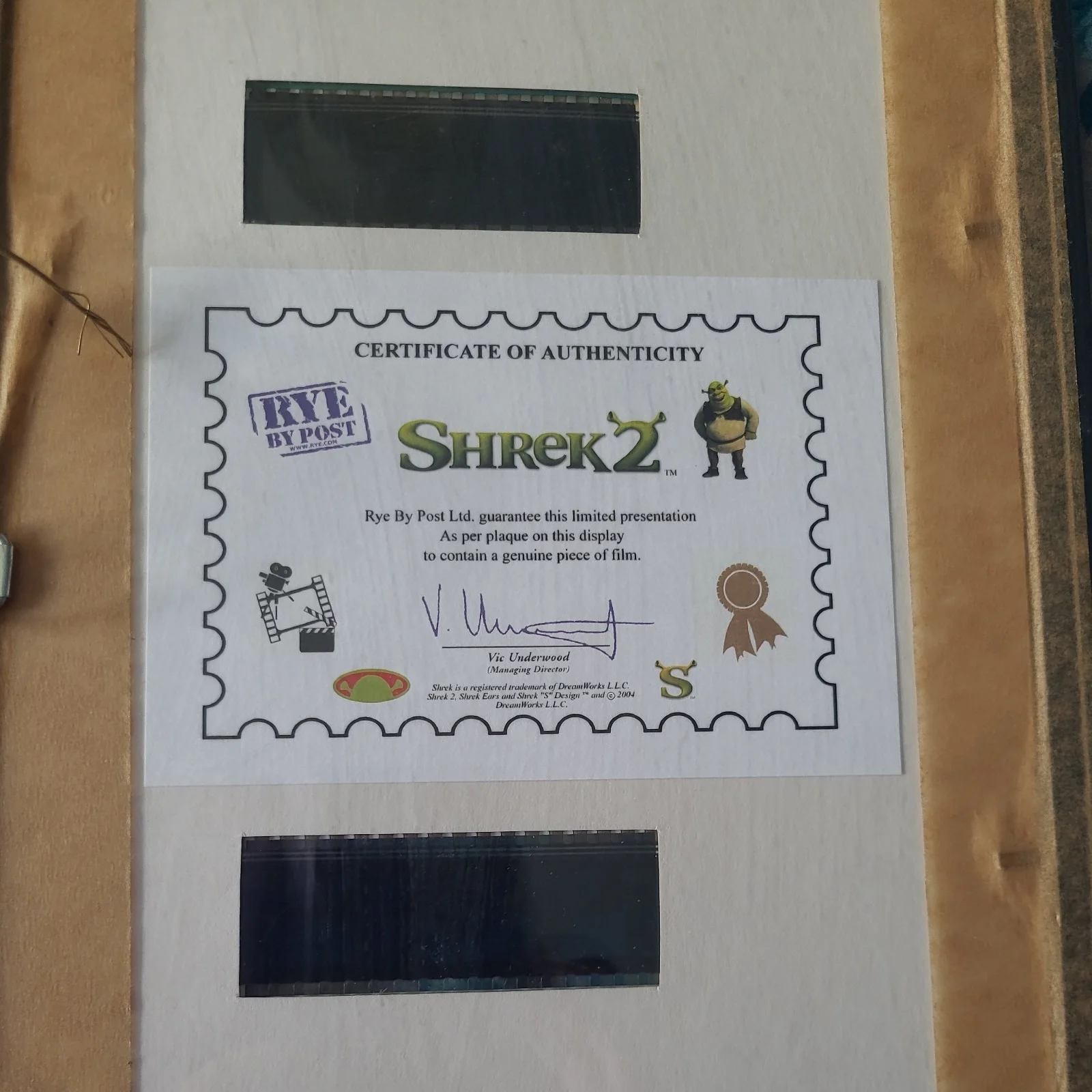 SHREK 2 FRAMED PIECE OF FILM CELL (2) WITH CERTIFICATE FRAME, изображение 2