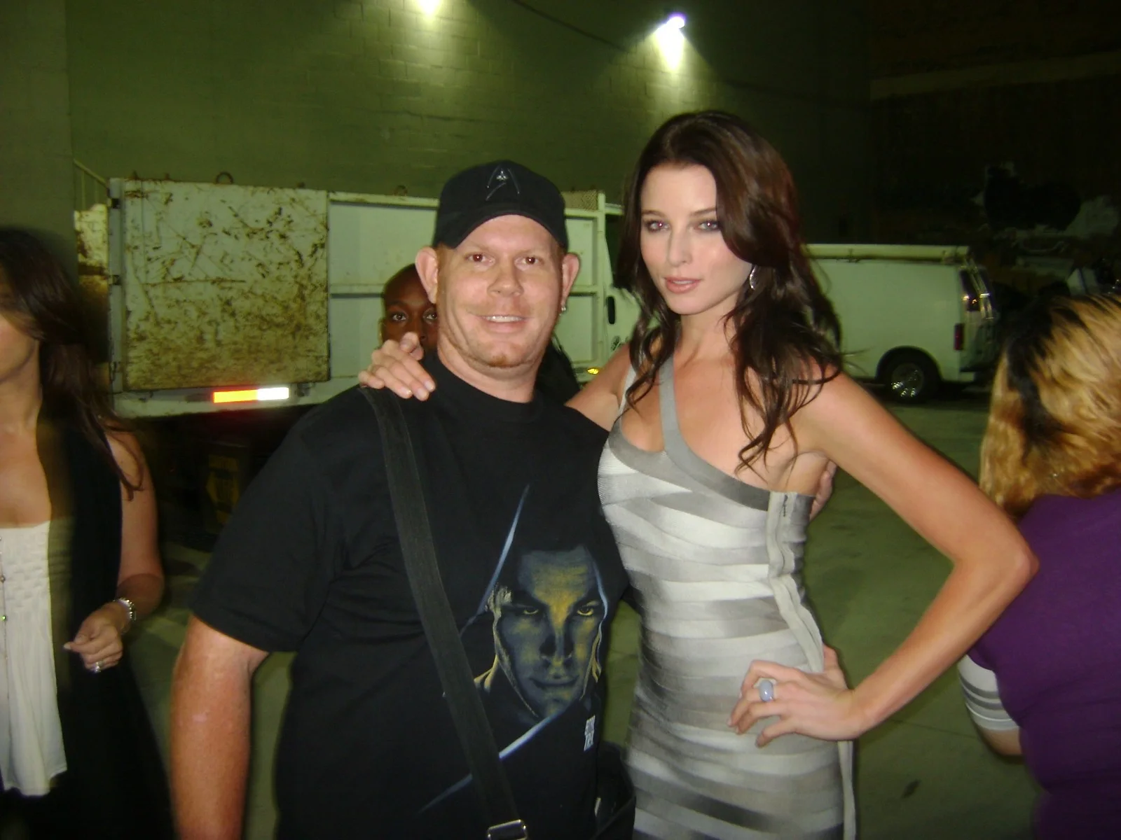 RACHEL NICHOLS — Rachel Nichols G.I. Joe matted signed index card with photo 11x17 #1 Scarlett, изображение 3
