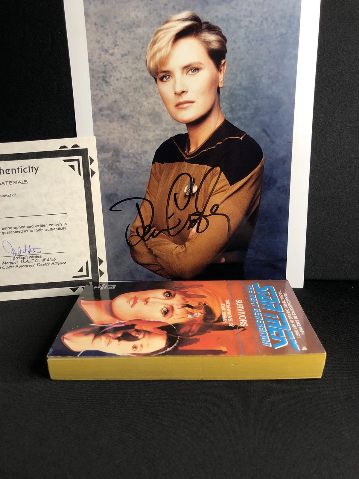 Denise Crosby — Signed Denise Crosby “Tasha Yar” Star Trek 8x10 Photo w/COA Signed TNG Book Lot, изображение 5