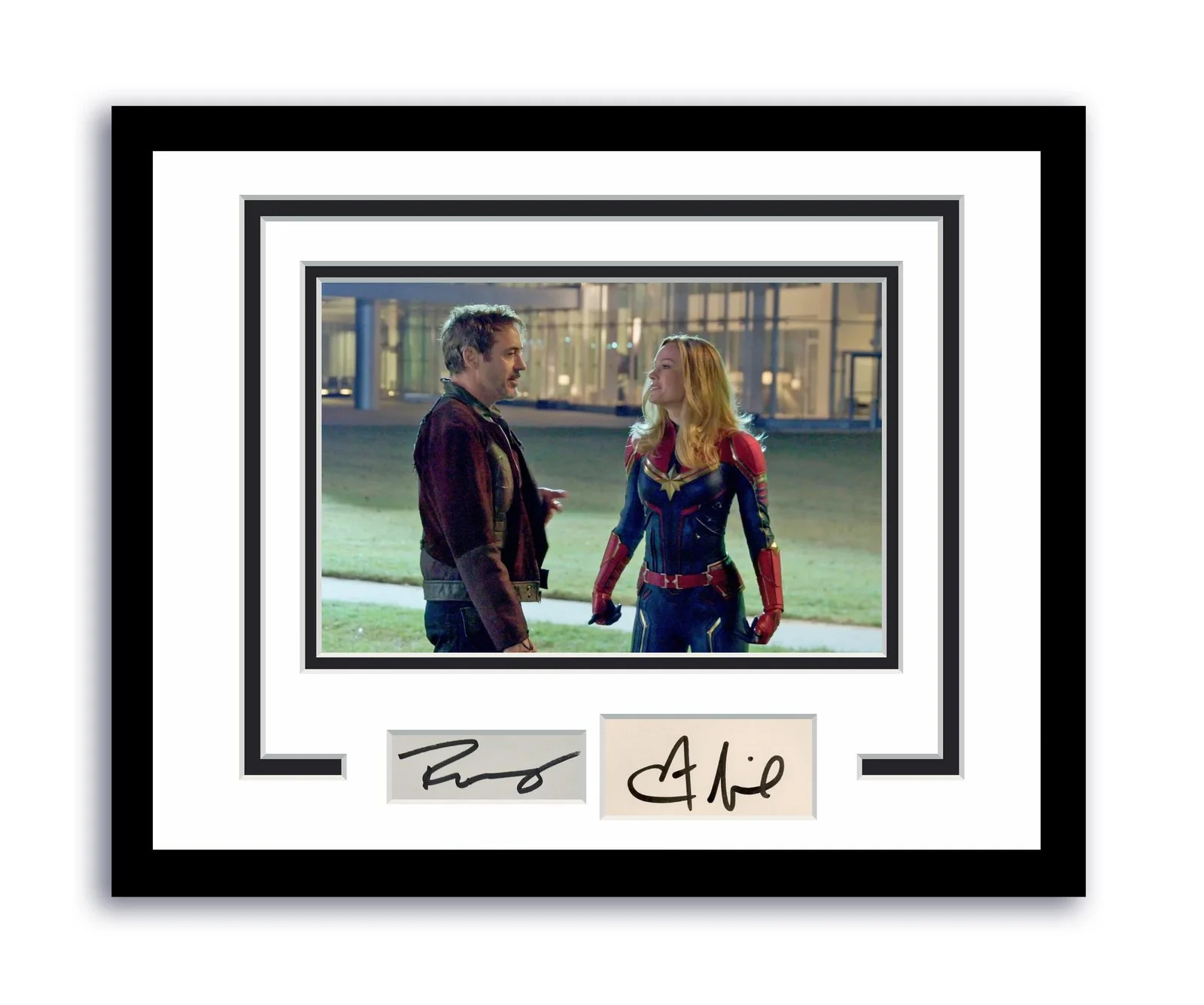 Brie Larson, Robert Downey Jr — Avengers Endgame Robert Downey Jr. Brie Larson Signed 11x14 Framed Photo ACOA