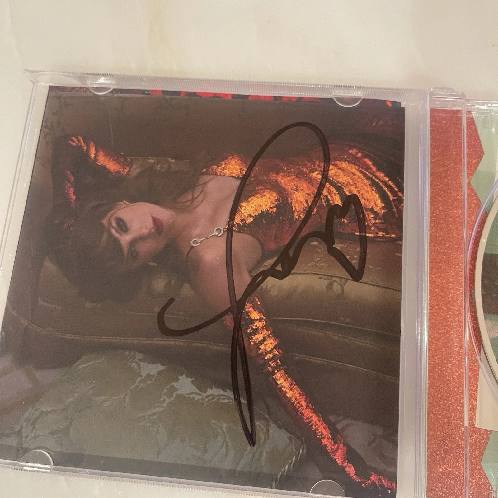 Taylor Swift The Life Of A Showgirl TLOAS Hand Signed Autographed CD Photo 2, изображение 2