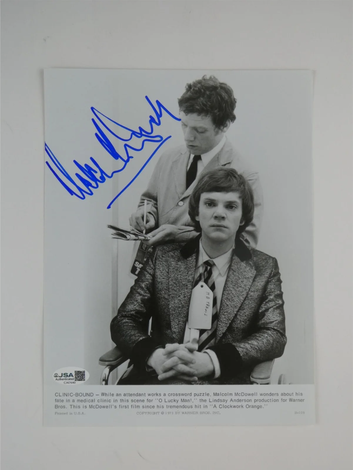 Malcolm McDowell — Malcolm McDowell Signed B&W 7.25x9.5 Promo Photo Autographed O Lucky Man JSA COA, изображение 2