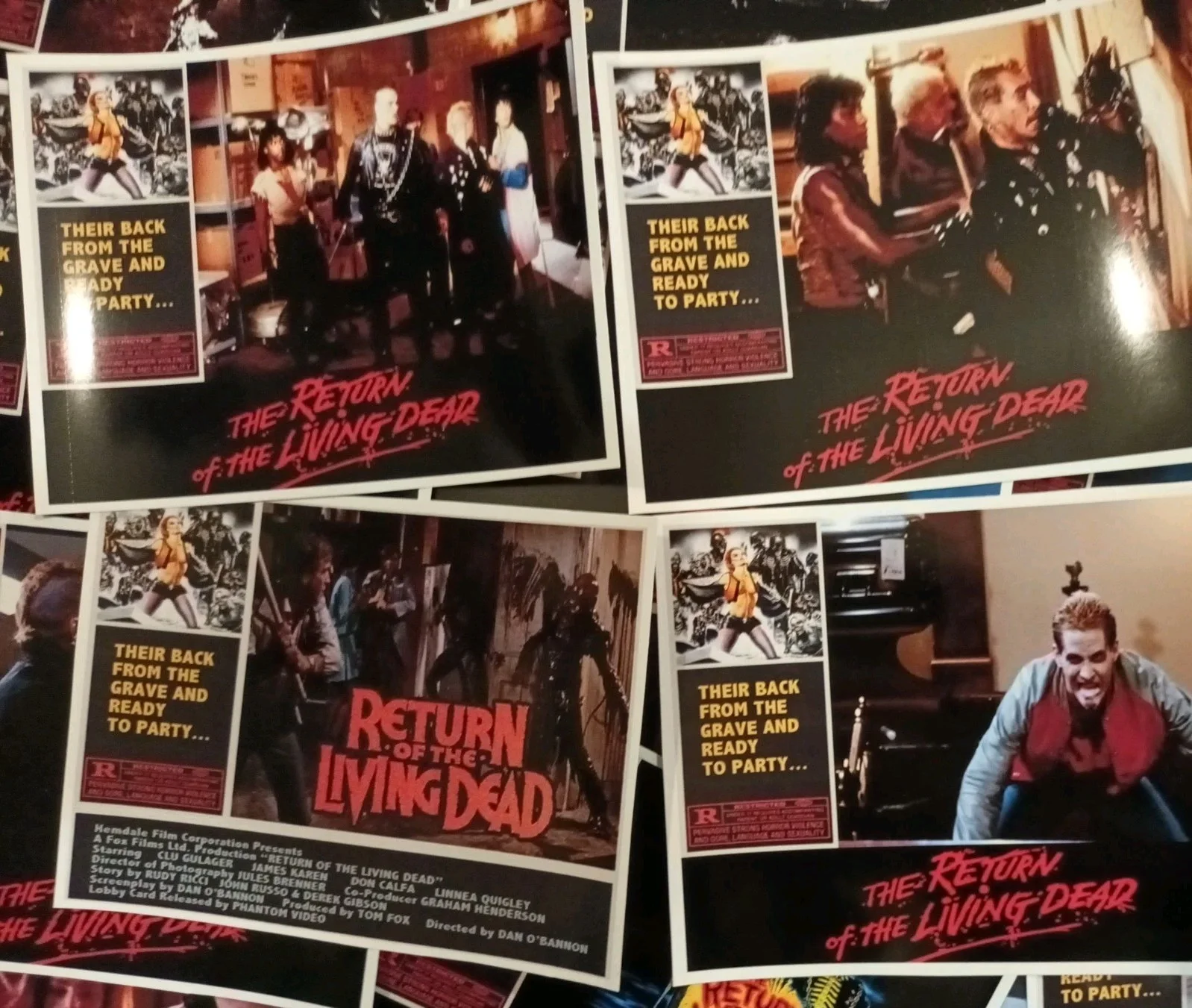 The Return Of The Living Dead 1985. 16 Glossy 6x5ins Lobby Cards & Bookmarker., изображение 2
