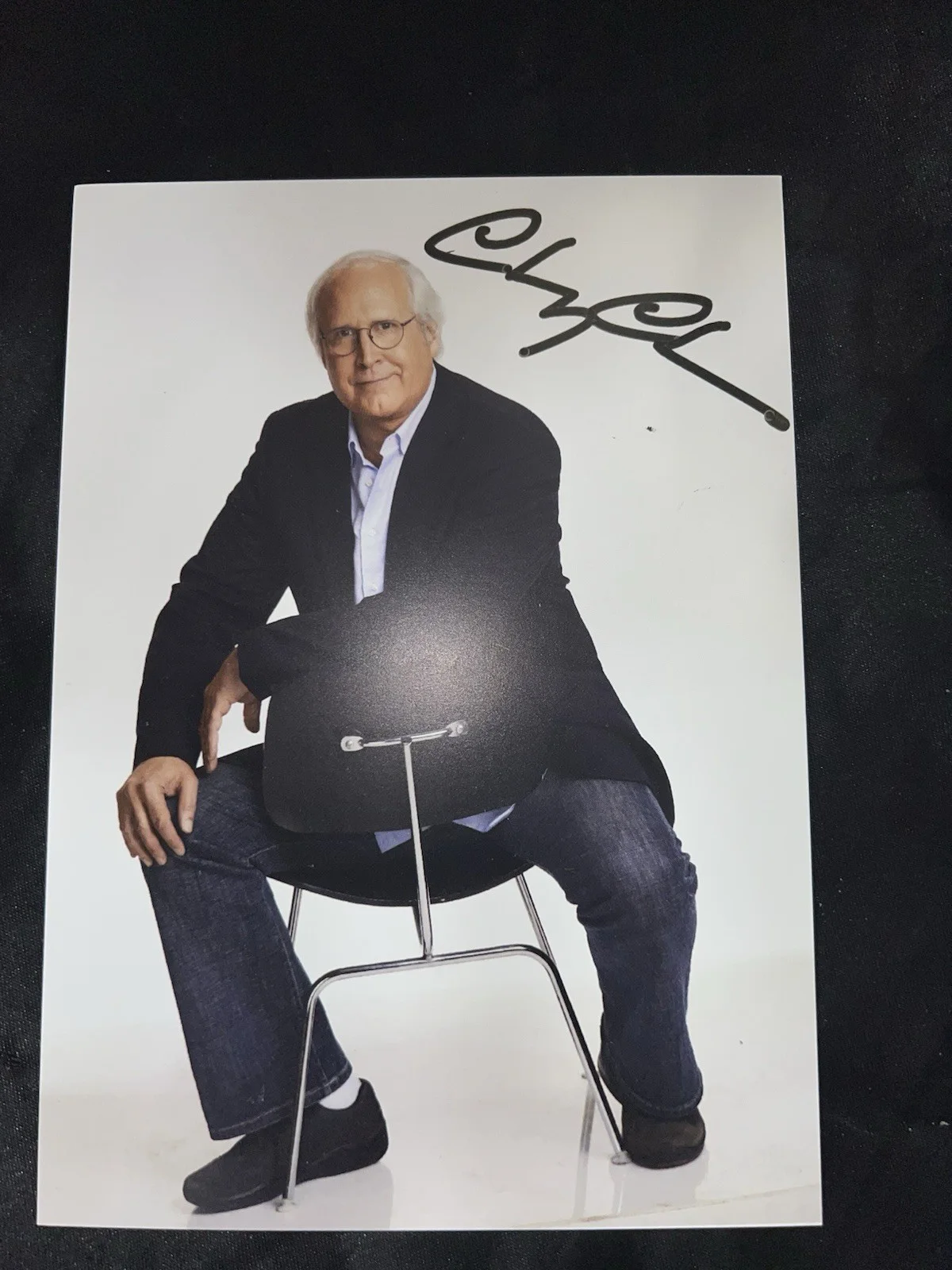 CHEVY CHASE SIGNED AUTOGRAPHED 5x7 COLOR PHOTO----W/COA........, изображение 2
