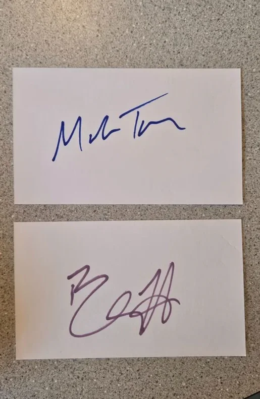 MASON THAMES & ETHAN HAWKE — MASON THAMES SIGNED & ETHAN HAWKE SIGNED 3x5 INDEX CARD AUTOGRAPH - BLACK PHONE