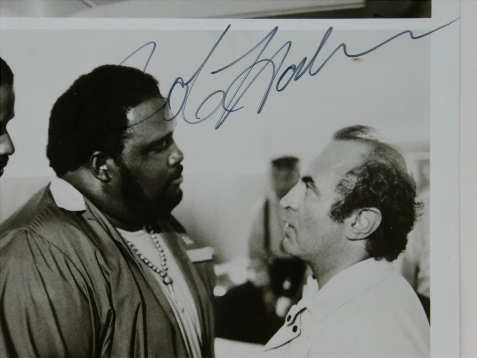 Denzel Washington — Denzel Washington Bob Hoskins Signed 8x10 Photo Heart Condition Full Sig JSA COA, image 4