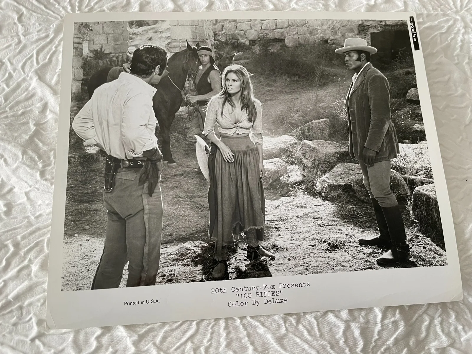 RAQUEL WELCH SEXY SET OF 4 VINTAGE PRESS ORIGINAL PHOTO BUSTY, изображение 3