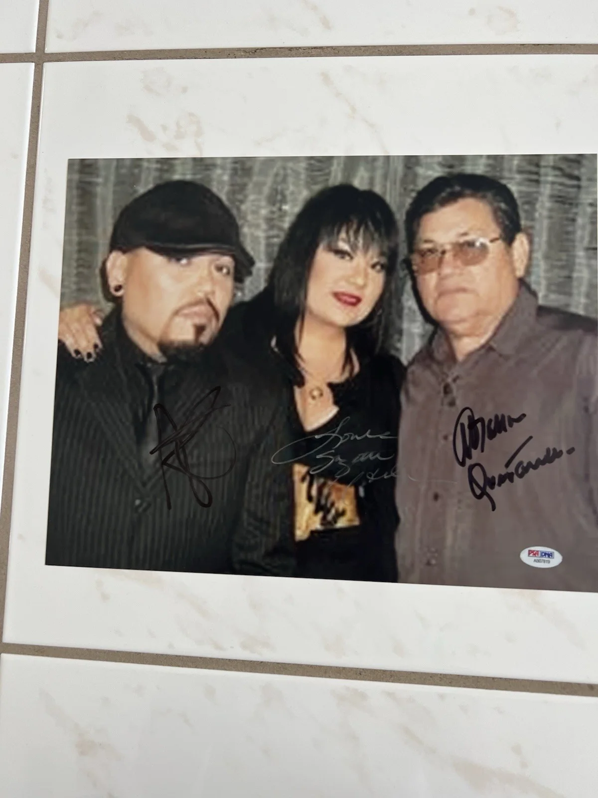 Abraham Quintanilla, Suzette Quintanilla, A.B. Quintanilla — Abraham Quintanilla, Suzette Quintanilla And A.B. Quintanilla 11 X 14 PSA/DNA, image 2