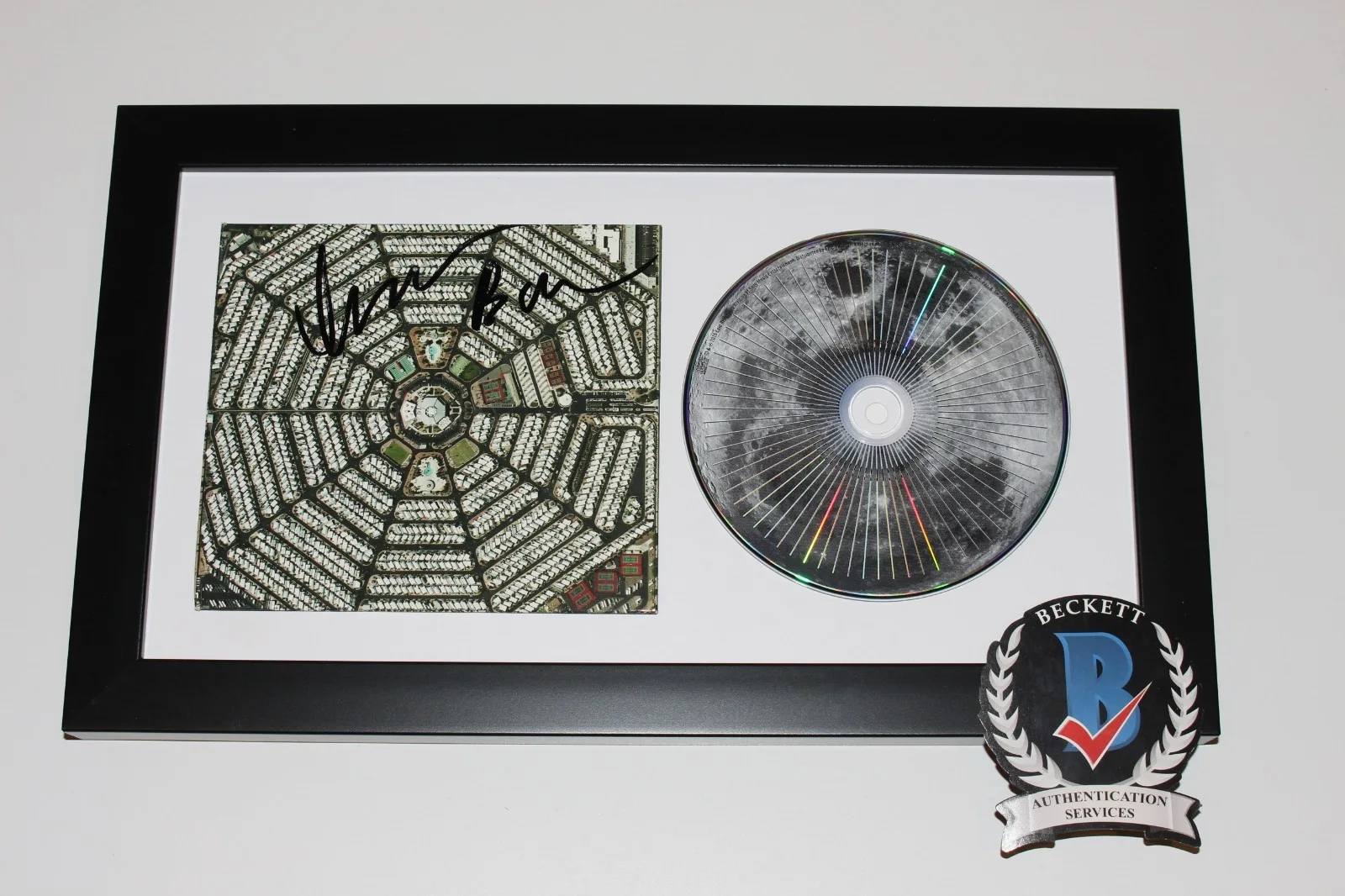 ISAAC BROCK MODEST MOUSE SIGNED FRAMED 'STRANGERS TO OURSELVES' CD BECKETT COA, image 3