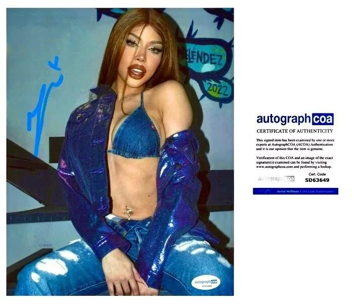 YERI MUA SIGNED 8X10 PHOTO MEXICAN INFLUENCER MUSIC - EXACT VIDEO PROOF + ACOA, изображение 2