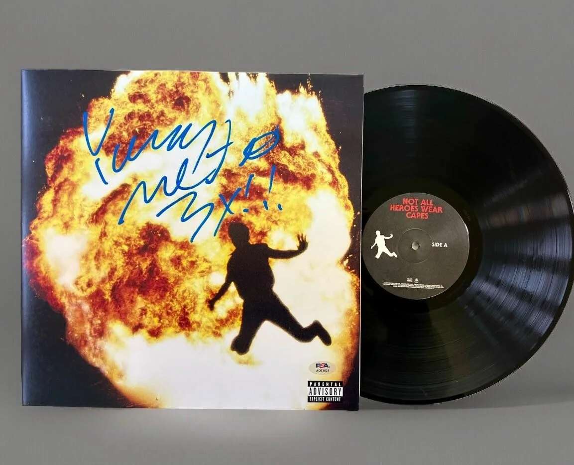 METRO BOOMIN SIGNED “NOT ALL HEROES WEAR CAPES VINYL ALBUM - PSA/DNA COA + PROOF, изображение 2