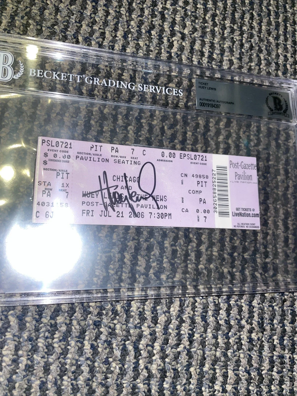 Huey Lewis Signed Slabbed Beckett Authentic Autographed Ticket Chicago 7/21/2006, изображение 2