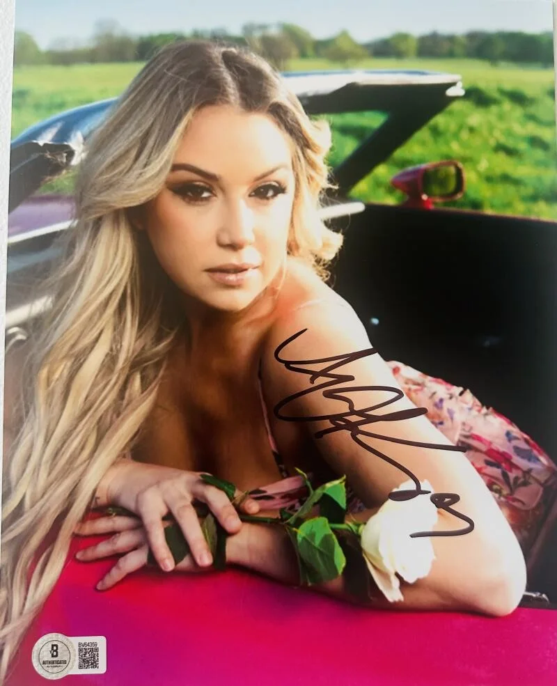 ALEXANDRA KAY — ALEXANDRA KAY SIGNED 8X10 PHOTO COUNTRY MUSIC SECOND WIND AUTOGRAPH BAS J59