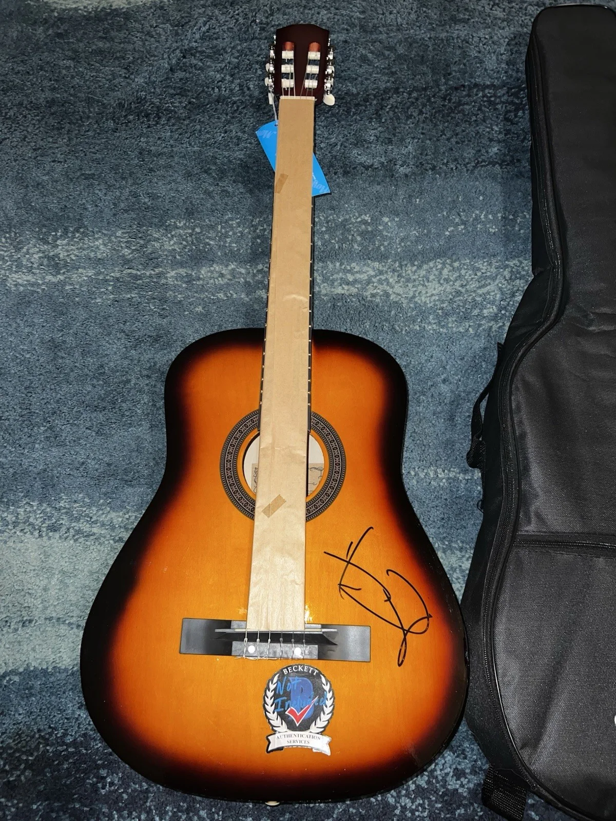Hardy Signed Full Size Acoustic Guitar “Country, Country” Superstar Beckett, изображение 2