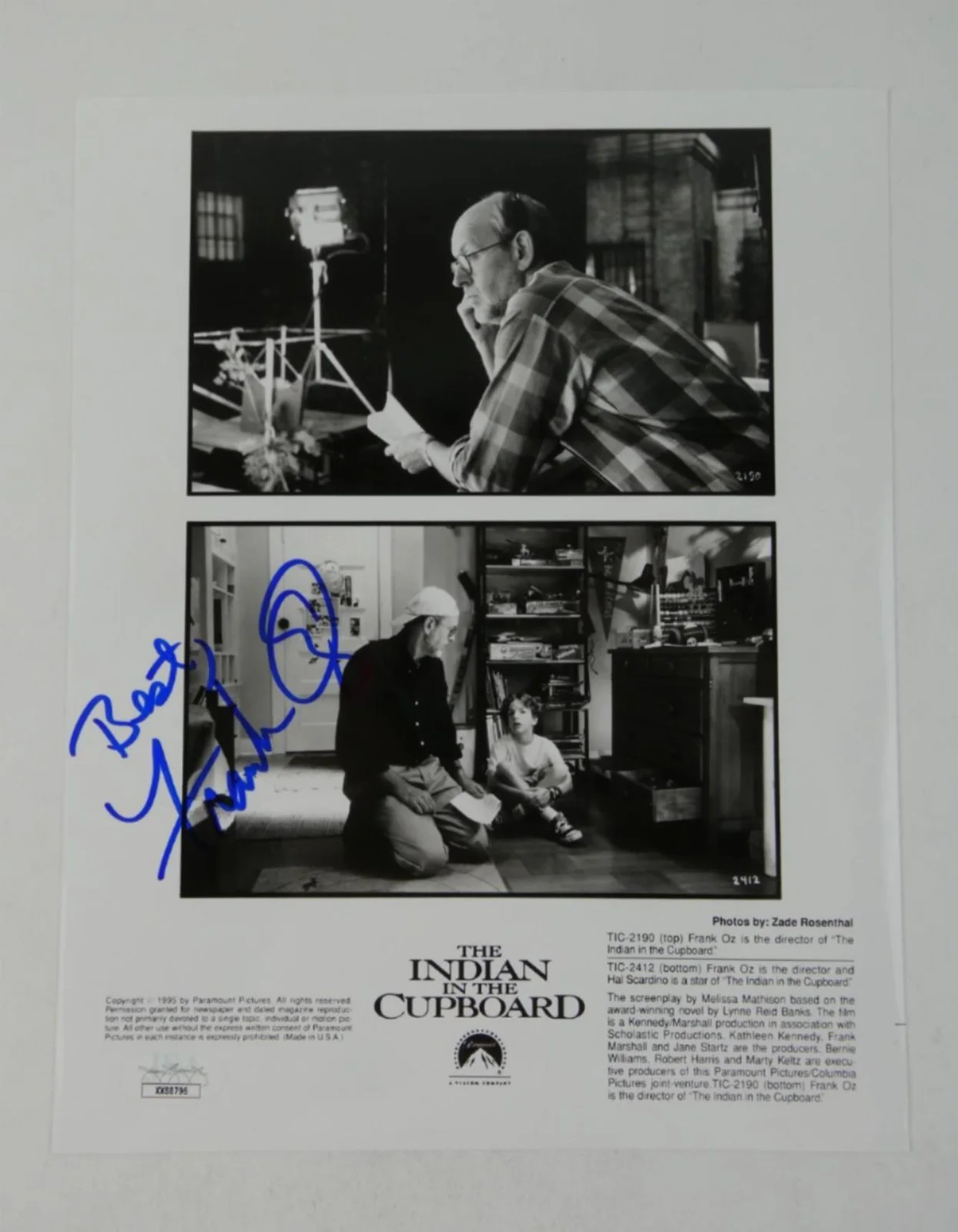 Frank Oz — Frank Oz Signed 8x10 Photo The Indian In The Cupboard B&W Promo JSA LOA, изображение 2