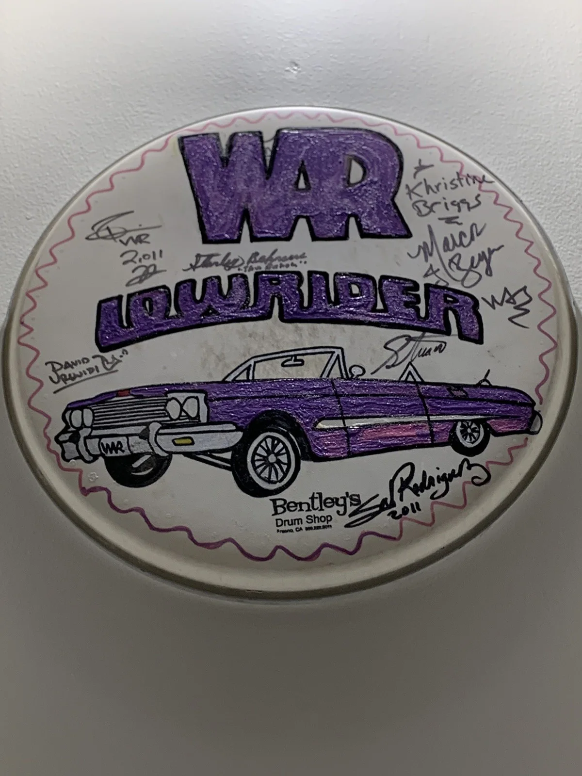Autographed WAR Band Song Lowrider Drumhead With Art Super Rare, изображение 2