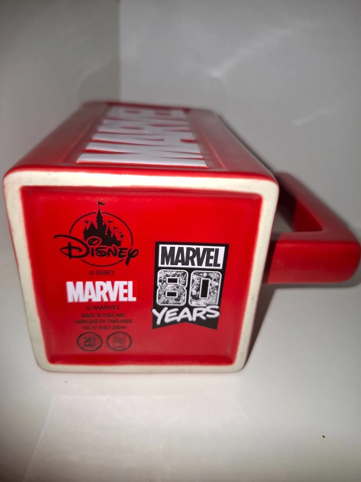 Disney Marvel Superheroes~Celebrating 80 Years Square Mug~Red~New / Unused!!!, изображение 5