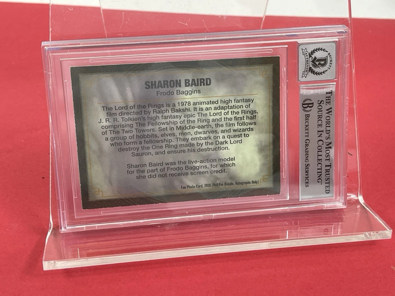 Sharon Baird — Sharon Baird Frodo Baggins signed 1979 The Hobbit Card Beckett Slabbed grade 10, изображение 4