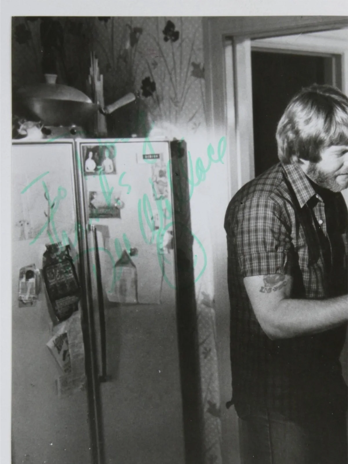 Dee Wallace Stone — Dee Wallace Stone Signed B&W 7.5x9.25 Promo Photo Cujo Autographed To Doug, изображение 2