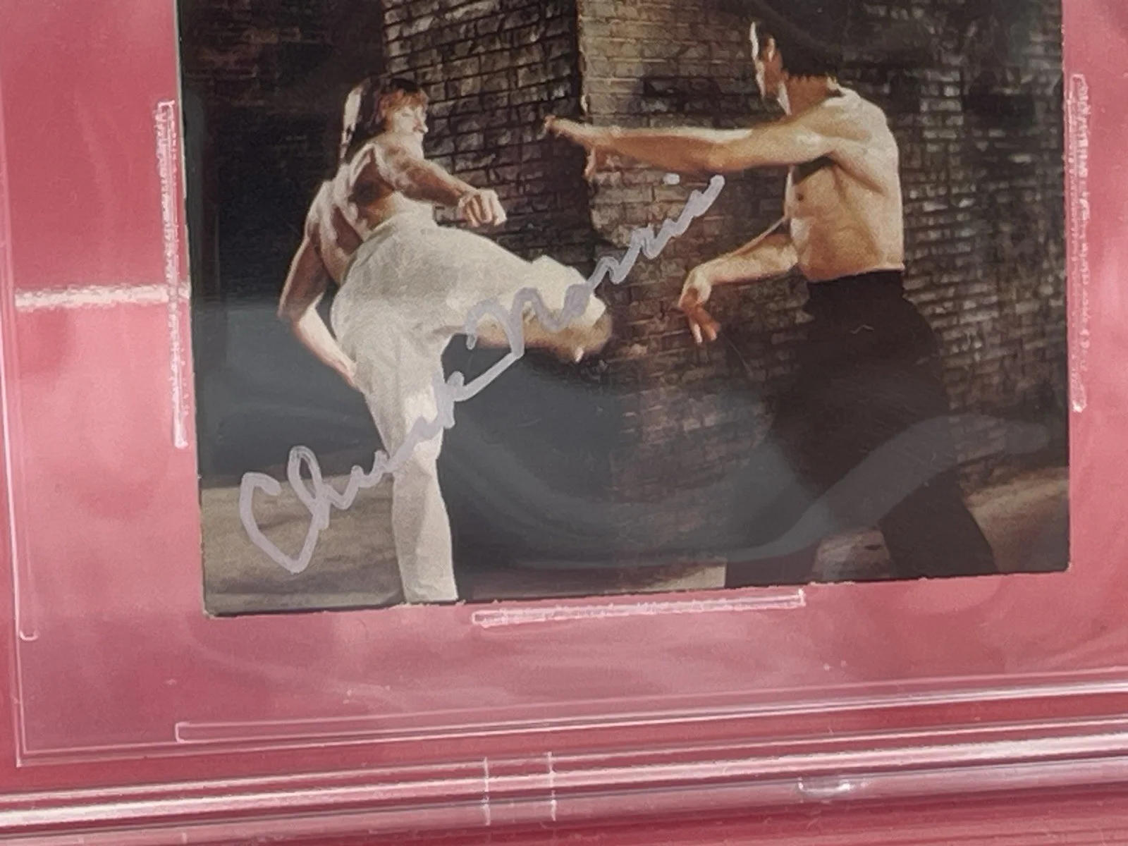 Chuck Norris — Chuck Norris Hand signed The Way Of The Dragon 74' Trading Card Beckett Slabbed, изображение 3