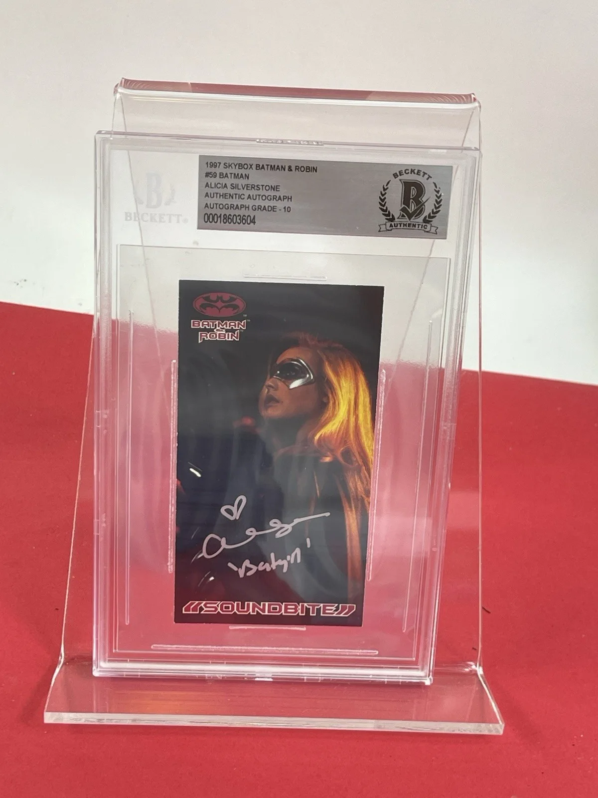 Alicia Silverstone — Alicia Silverstone Hand signed Batman Trading Card Beckett Slabbed, изображение 2