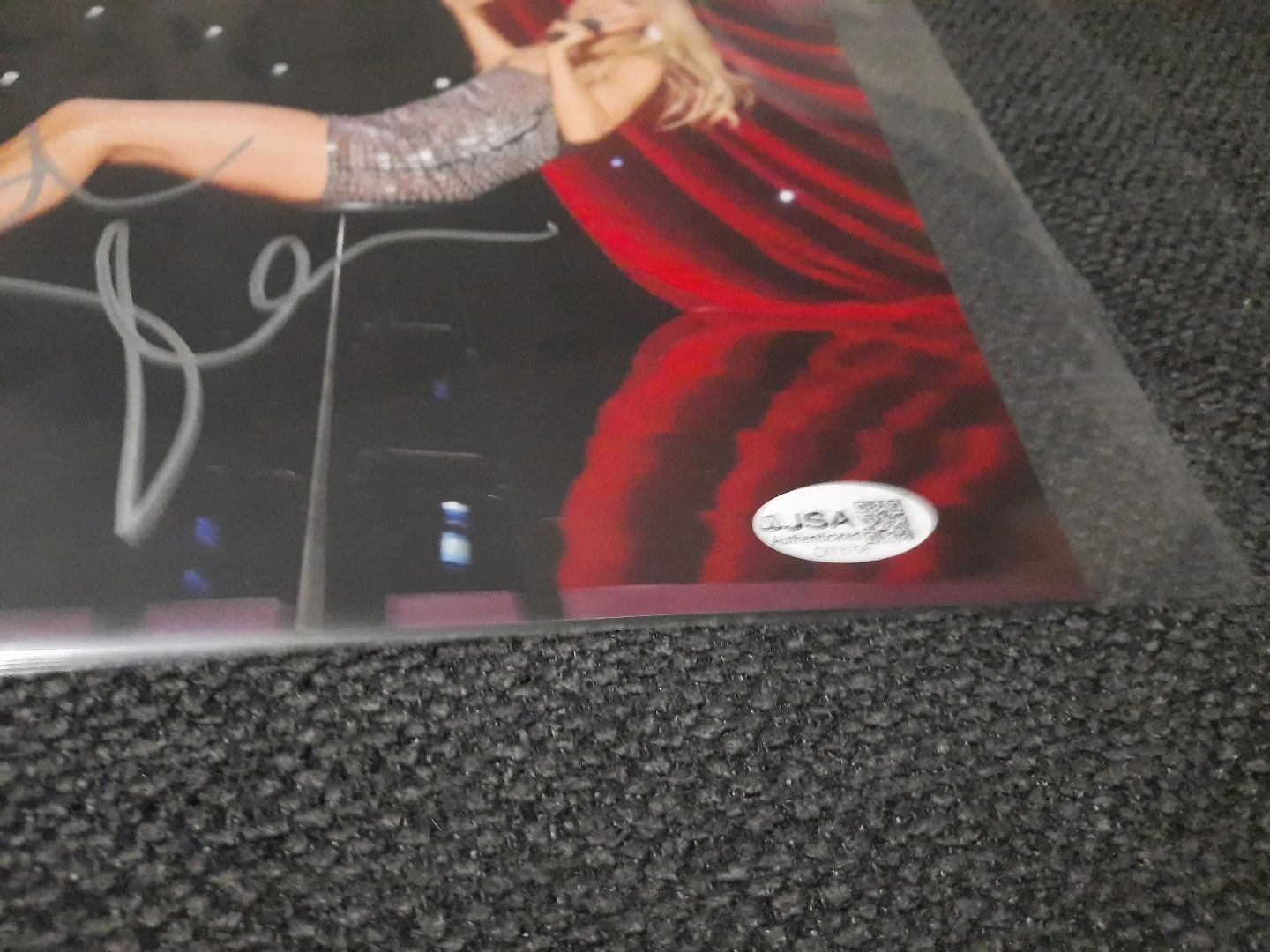 Nikki Glaser — Nikki Glaser Comedian Signed 8x10 Autographed Photo JSA Certified Hot Comedian, image 3