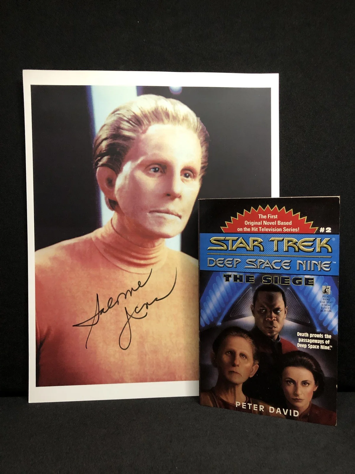 Rene Auberjonois — Signed Rene Auberjonois "Odo" Star Trek: DS9 8x10 / Signed Book By Peter David