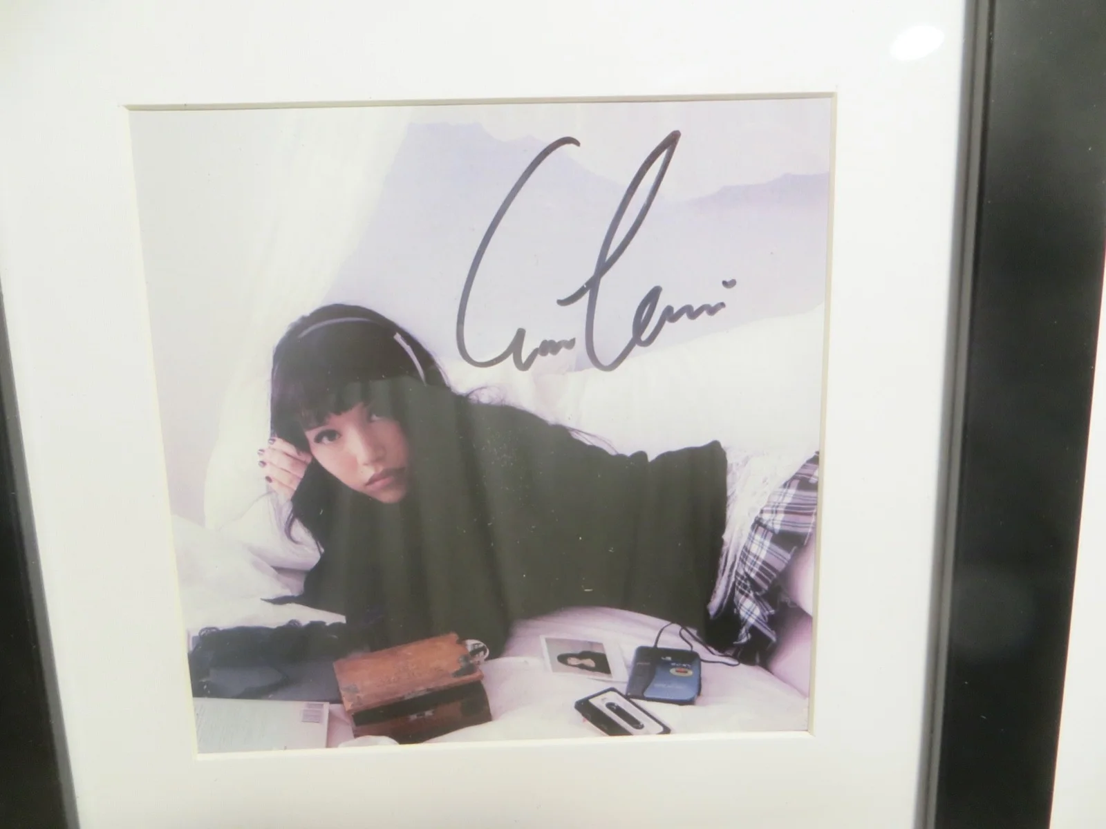 Esha Tewari SIGNED "What Makes A Girl" CD Art Card Framed - AUTOGRAPHED, image 2