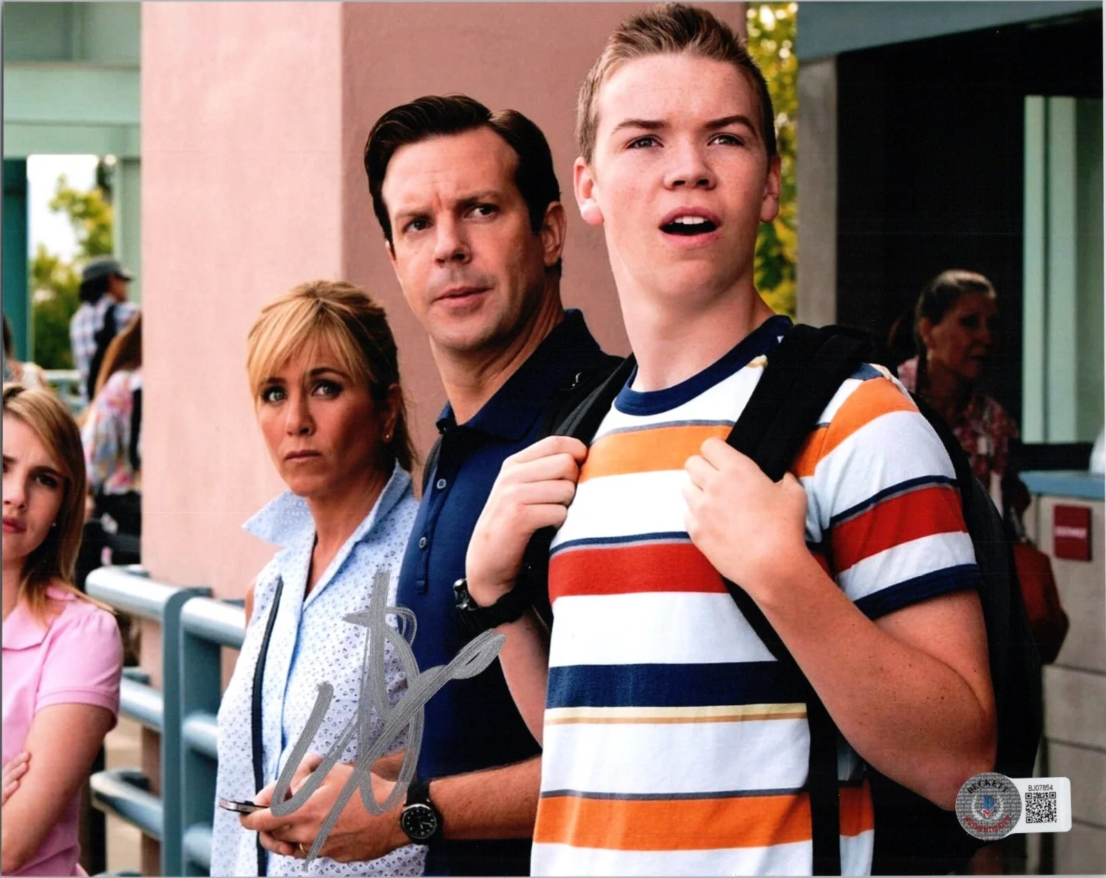 Will Poulter — Will Poulter We're The Millers Kenny Autographed Signed 8x10 Photo Beckett 6