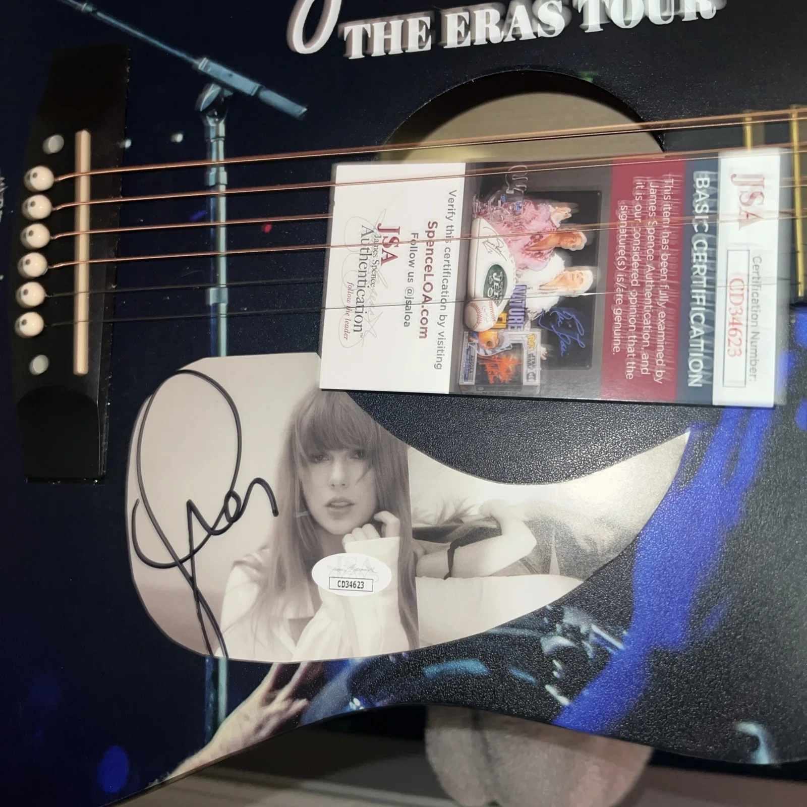 🚨Rare TAYLOR SWIFT Signed CUSTOM FULL SIZE Acoustic Guitar JSA Cert 🚨🚨🎸, image 4