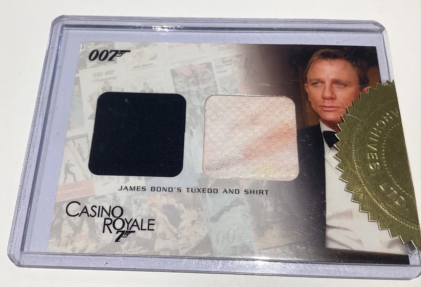 2007 JAMES BOND Casino Royale Bloody Dual Tuxedo Relic Case Topper Card #DC1, изображение 3