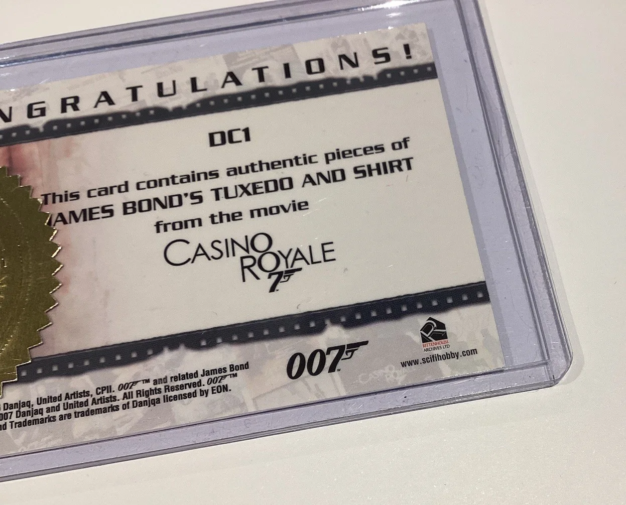 2007 JAMES BOND Casino Royale Bloody Dual Tuxedo Relic Case Topper Card #DC1, изображение 4