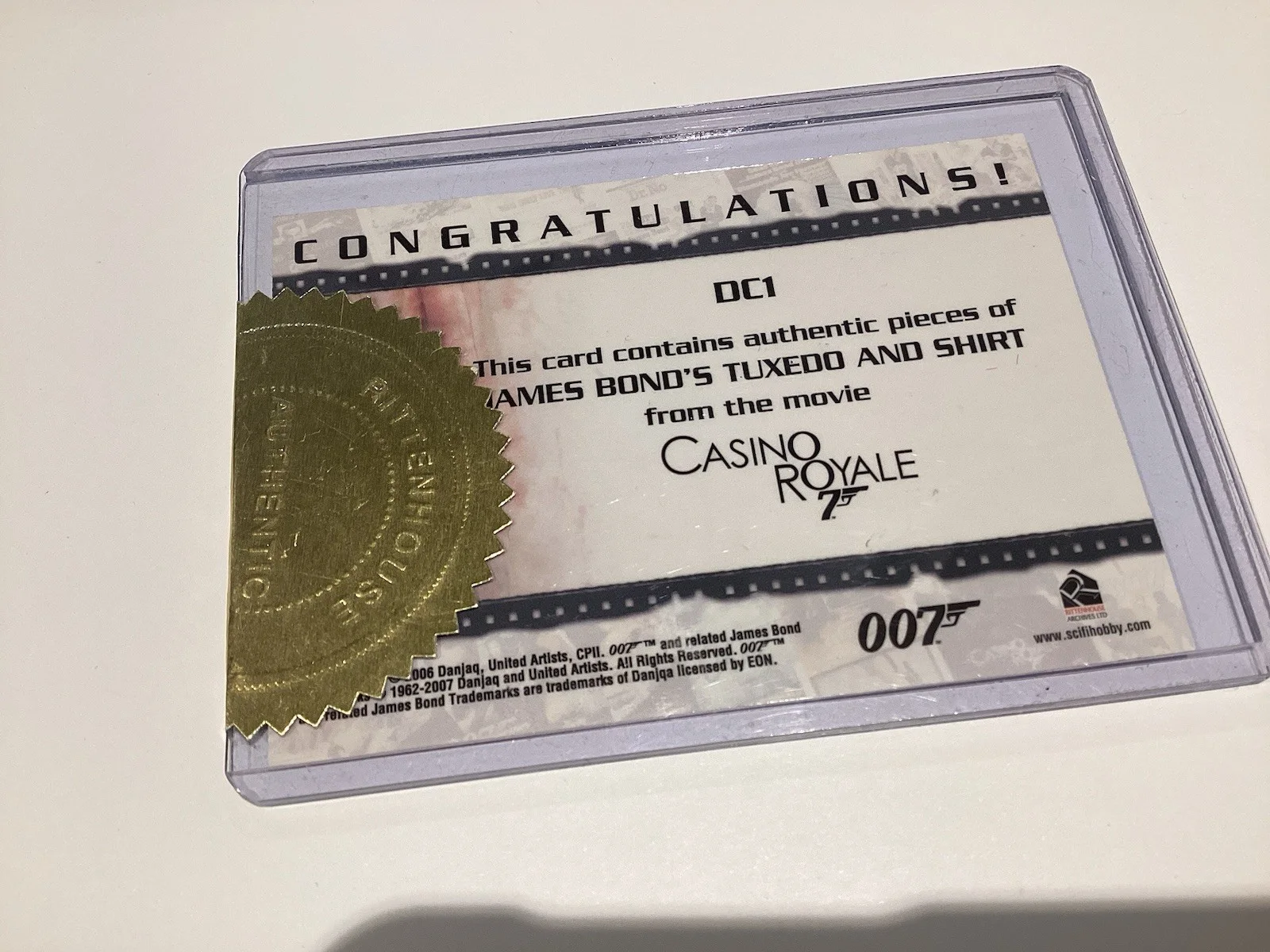 2007 JAMES BOND Casino Royale Bloody Dual Tuxedo Relic Case Topper Card #DC1, изображение 5