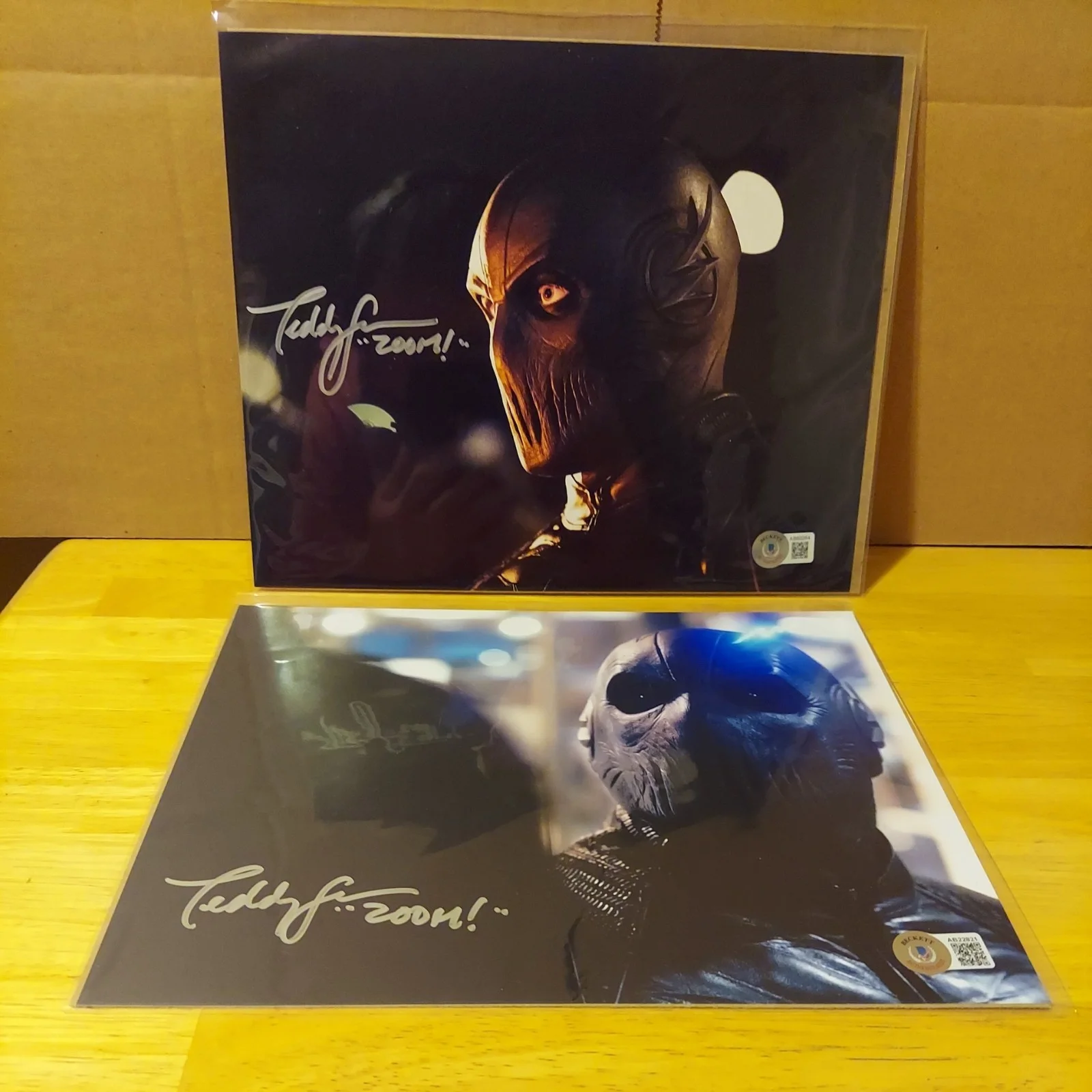 Danielle Harris — TEDDY SEARS "Zoom" THE FLASH 2 signed autographed 8x10s Bam Box GEEK bas