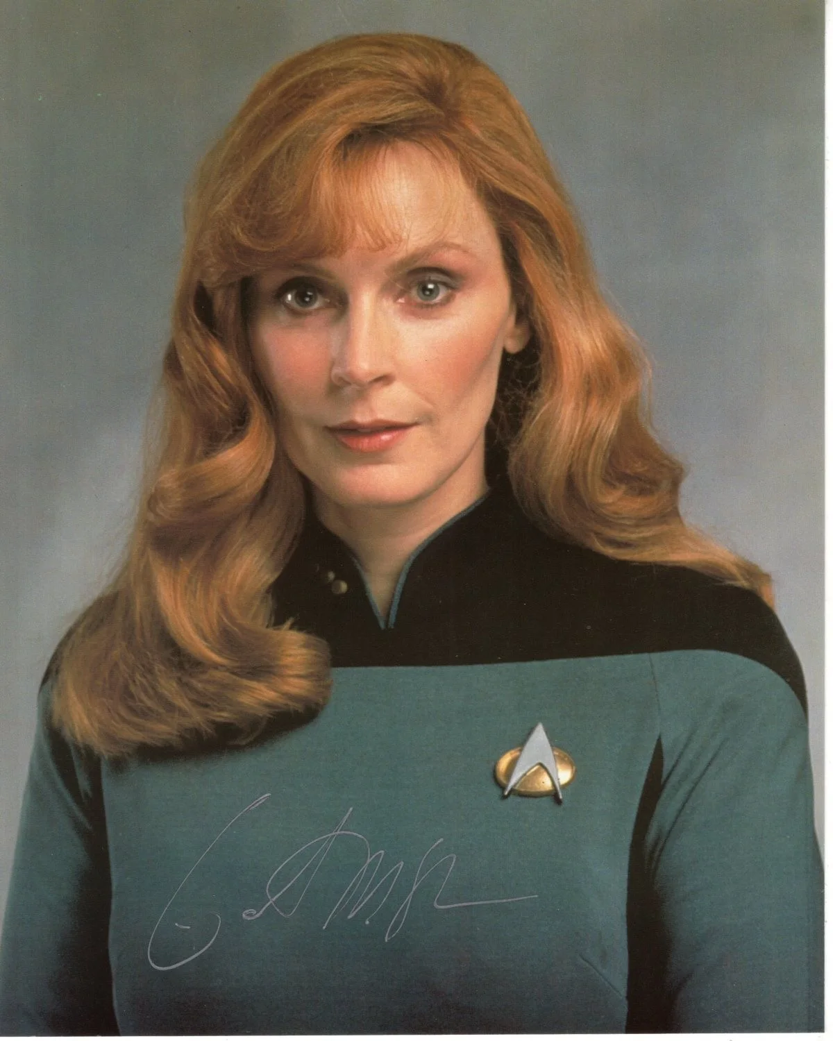 Gates McFadden — GATES MCFADDEN Signed 8x10 STAR TREK BEVERLY CRUSHER Photo w/ Hologram COA