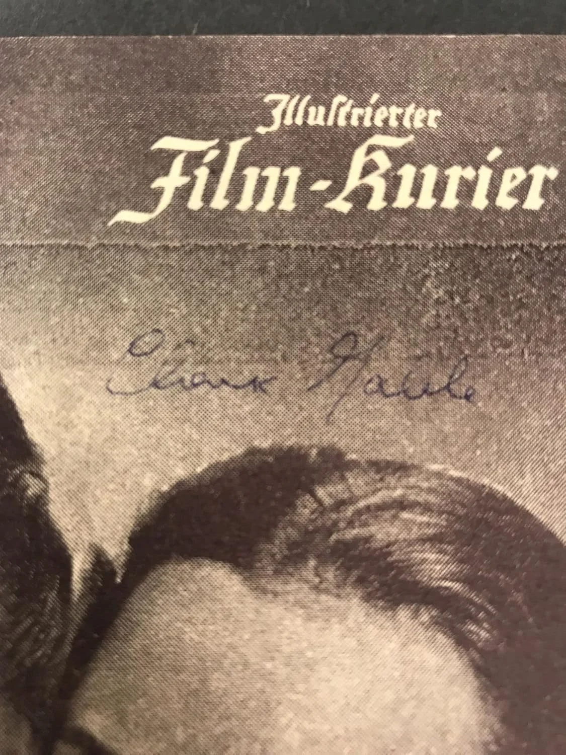 Clark Gable — Clark Gable (d. 1960) Signed Autographed 8.5x11 Vintage Signature Display, изображение 2