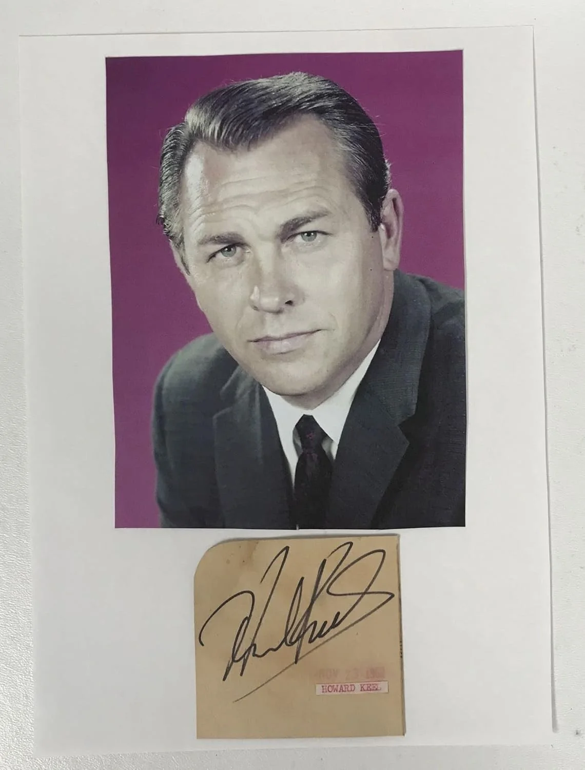 Howard Keel — Howard Keel (d. 2004) Signed Autographed 8.5x11 Vintage Signature Display