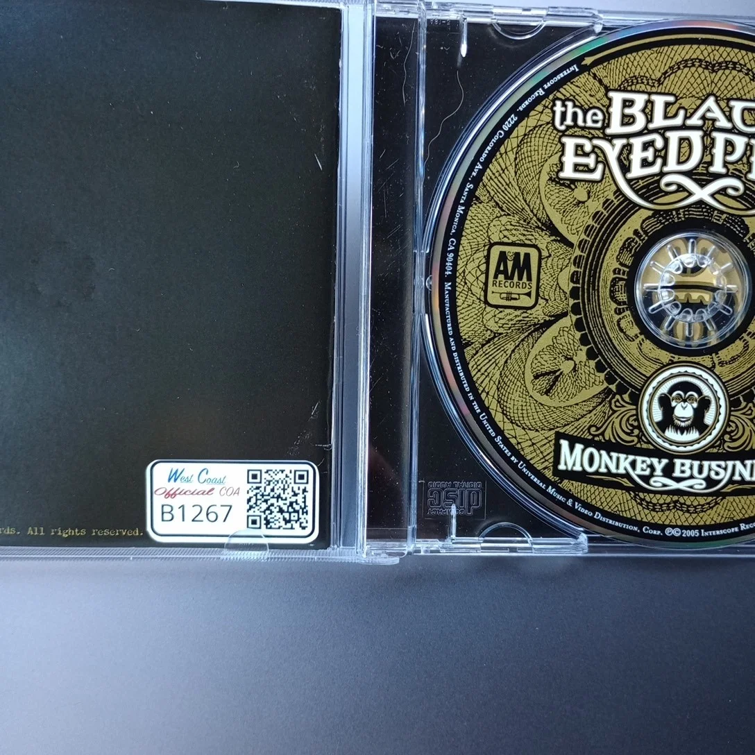 The Black Eyed Peas Signed Autograph CD Booklet Signed By Fergie With COA, изображение 4